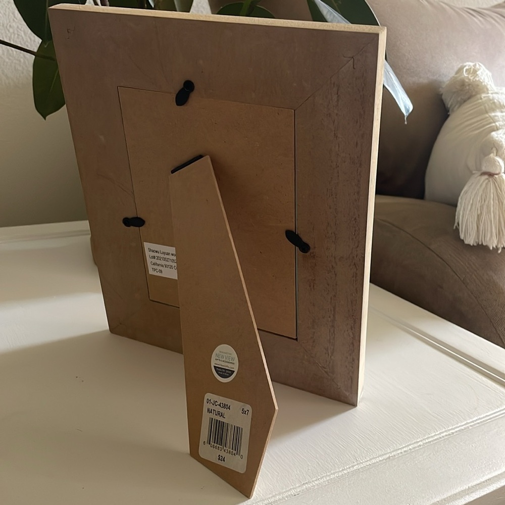 5x7 Wood based Picture Frame - Picture 2 of 3